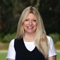Suzanne Lyons