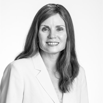 Kelly Lindert